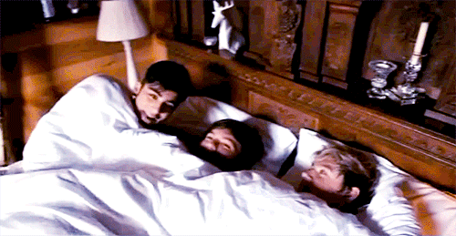  Zayn,Harry,Niall sleeping