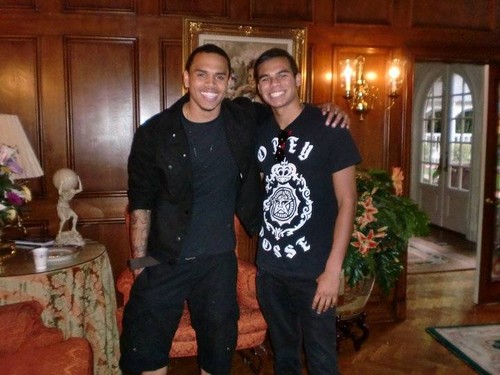  chris brown and randy jackson jr at mj's moms house MDR twins