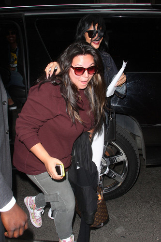  Arrives Back At Her New York Hotel [24 April 2012]
