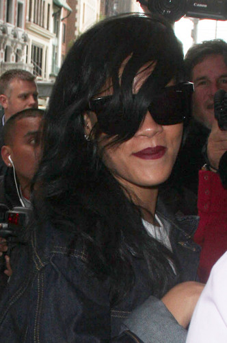  Arrives Back At Her New York Hotel [24 April 2012]