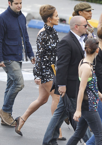  Arriving At American Idol Elimination toon In Hollywood [26 April 2012]