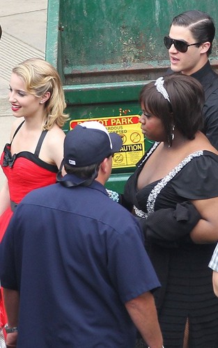  Dianna on set of ग्ली filming Nationals