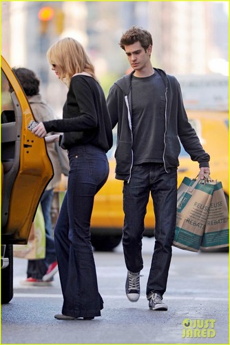  Emma Stone & Andrew Garfield: Grocery Run!