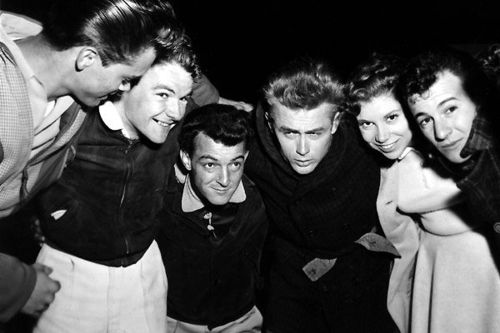  James Dean and friends