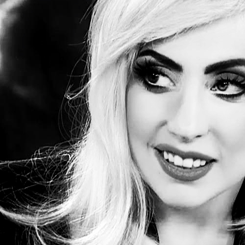  Lady GaGa smile
