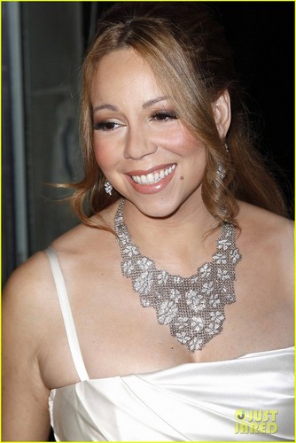  Mariah Carey & Nick میں تپ, تپ Renew Vows in Paris