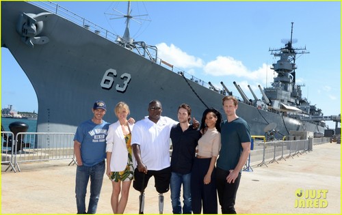  Rihanna & Alexander Skarsgard: 'Battleship' in Pearl Harbor!