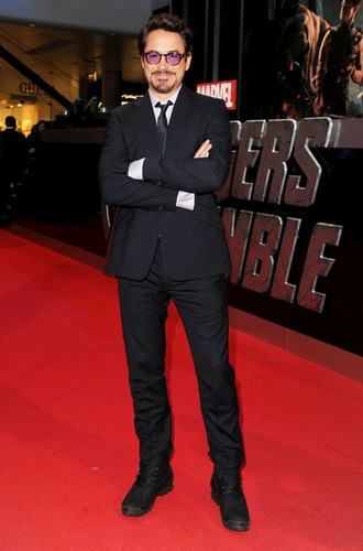  Stars at the Premiere of 'The Avengers' in Londra