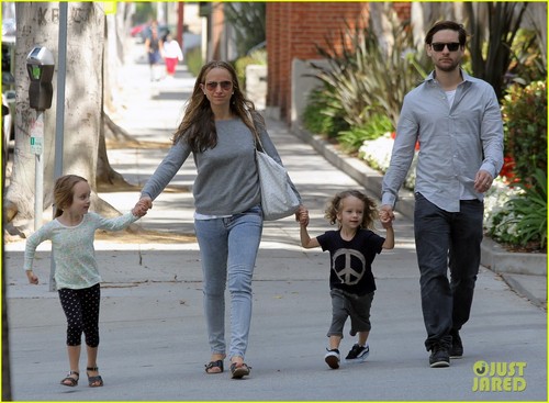  Tobey Maguire: Sunday Stroll with the Family