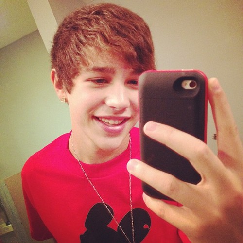  austin mahone with out braces
