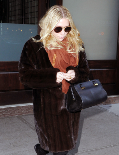  Ashley - Leaving her hotel in New York, December 18, 2011