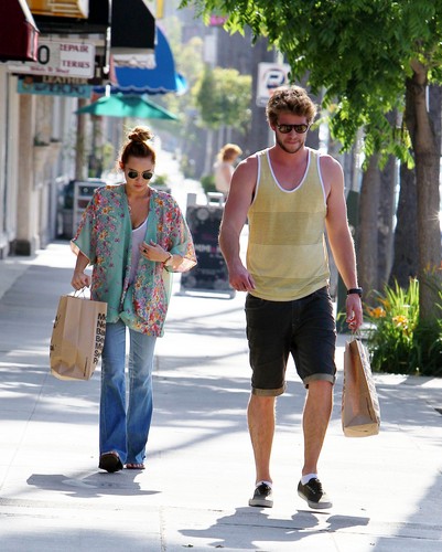  2012 May Shopping With Liam In Studio City [10th May]