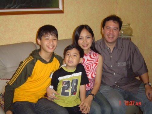  AJ and his family