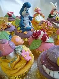  Alice in Wonderland themed カップケーキ