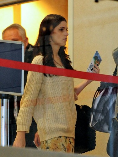  Ashley Departing from LAX Airport in LA - HQ (May 4th)