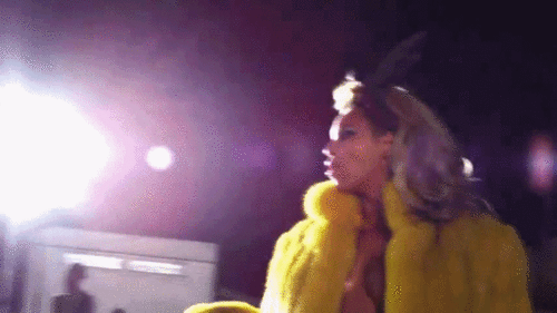  Beyoncé in 'Party' muziek video