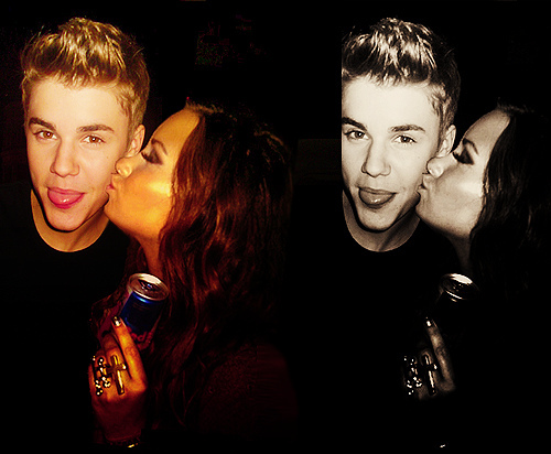  Demi and Justin Kiss