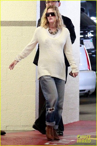  Drew Barrymore: Baby Bumpin' with Will Kopelman