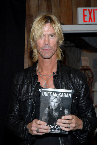  Duff McKagan Signs Copies Of "It's So Easy And Other Lies"