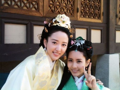 Eunjung & Qri in "King Geunchogo"