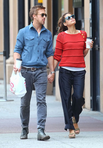  Eva - and Ryan gosling کے, بطخا Together in NYC, May 10, 2012