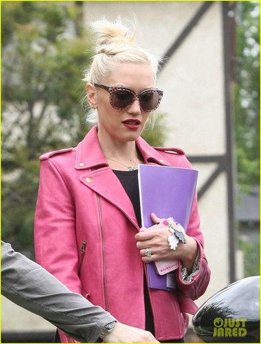  Gwen Stefani: No Doubt Album Release tarehe Revealed