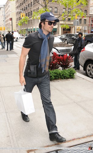  HQ Pics - Ian Somerhalder outside his hotel in Soho (New York City, USA - 07.05.12)