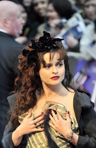  Helena Bonham Carter - Dark Shadows लंडन Premiere
