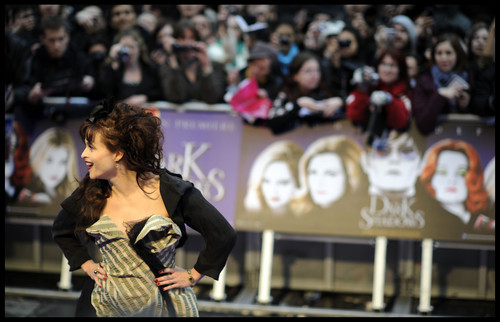  Helena Bonham Carter - Dark Shadows Luân Đôn Premiere