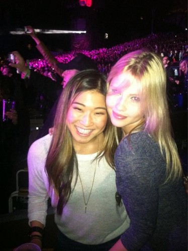 Jenna with friends at Coldplay concert