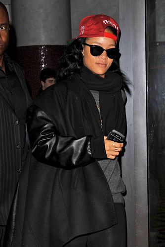 Leaving Her Hotel In NYC [5 May 2012]