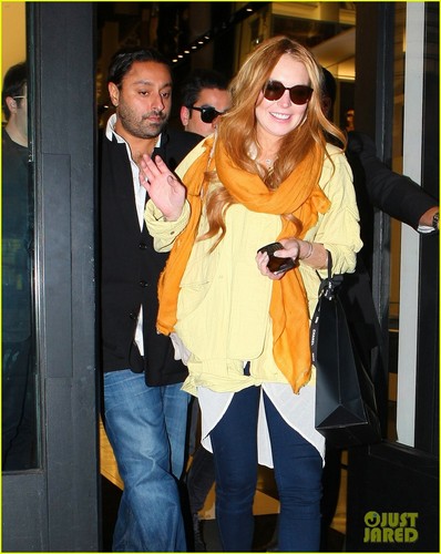 Lindsay Lohan: Shopping Spree with Vikram Chatwal