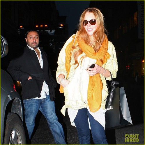  Lindsay Lohan: Shopping Spree with Vikram Chatwal