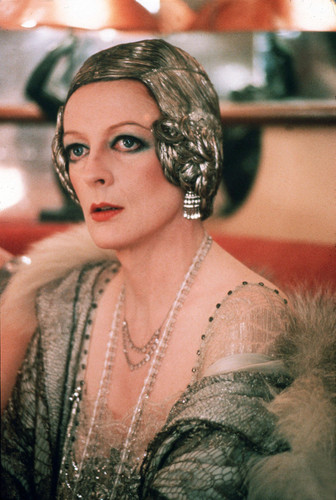  Maggie Smith (1981)