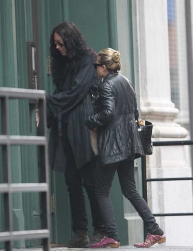 Mary-Kate & Ashley - Out and about in New York City, May 05, 2012