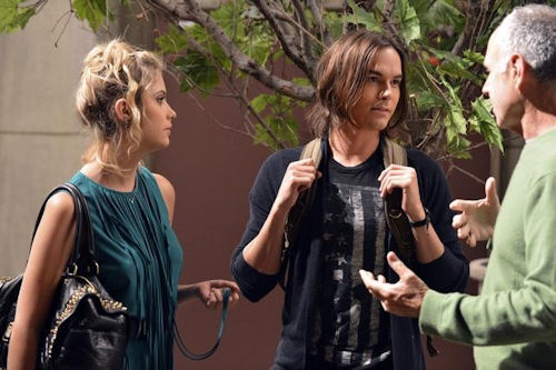  SNEAKS PEEK fotos AND SYNOPSIS FOR PRETTY LITTLE LIARS SEASON 3, EPISODE 1: "IT HAPPENED THAT NIGHT