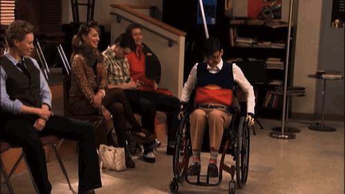  Santana as Artie in wheelchair - শ্রদ্ধার্ঘ্য episode