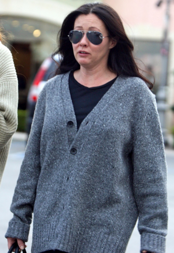  Shannen - Out and about, Los Angeles, December 19, 2011