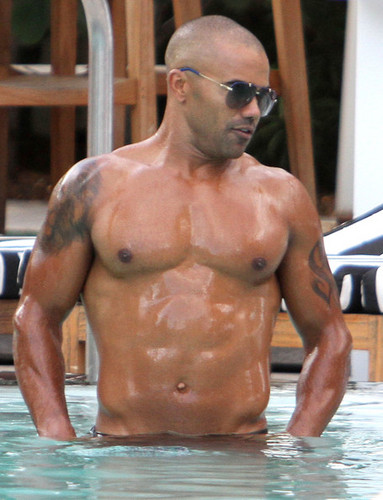  Shemar Moore Enjoying A দিন At The Pool In Miami