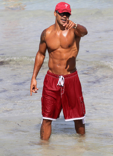  Shemar Moore montrer Off His Sculpted plage Bod