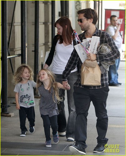  Tobey Maguire: Childrenâ€™s Museum of Modern Art with Family!