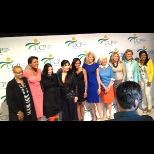  Women Who Care Luncheon & Award (3 Mayo 2012)