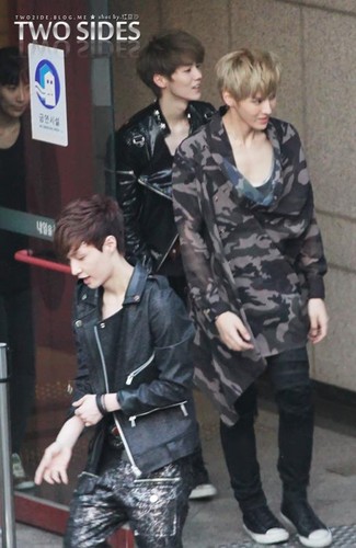  120513 EXO-M After SBS Inkigayo