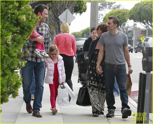 Ben Affleck & Halle Berry: Santa Monica Meetup!