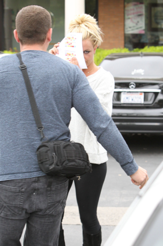  Britney - Leaving The Commons In Calabasas - May 02, 2012