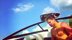  Chord on a barco during his vacation in Texas