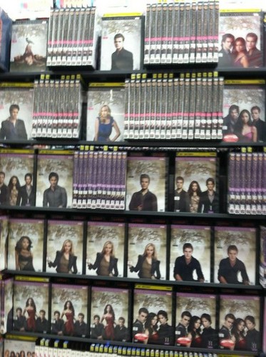  japón loves The #VampireDiaries! Check this out