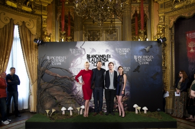  Kristen at a SWATH photocall in Madrid, Spain. {17/05/12}