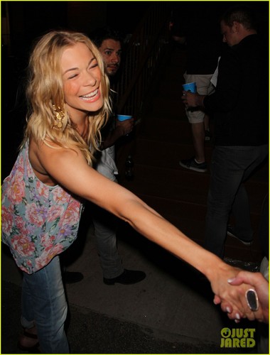  LeAnn Rimes Performs in New Hampshire!