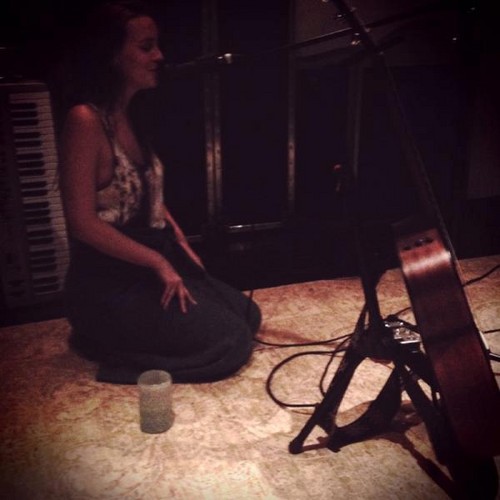  Leighton recording with her band : 'Check in the dark'